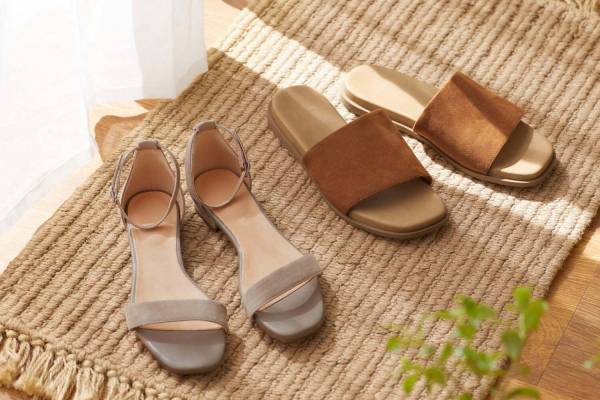 ユニクロの”もっちり”サンダル、疲れにくい上品ストラップサンダルや万能フラットミュール