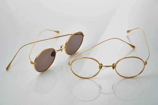 アイヴァン 7285の限定アイウェア、ブライトゴールドで彩った“宝石のような”佇まい