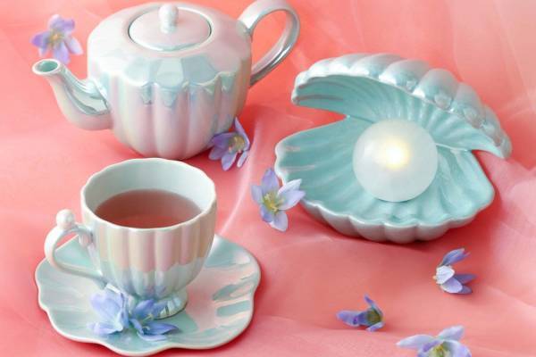 フランフラン“貝殻”モチーフの食器＆ランプに新色、シェル型ポーチのメイク直しセットも