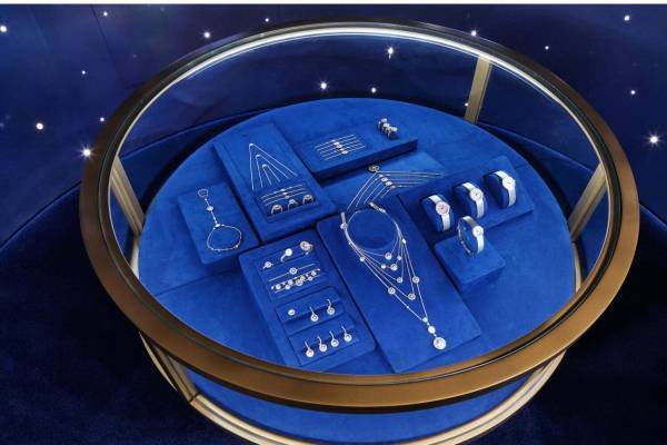 ディオール“お守りジュエリー”が福岡・岩田屋本店に、YESを意味する「Oui」モチーフなど