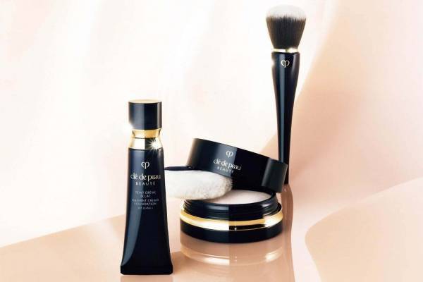 クレ・ド・ポー ボーテ21年秋、人気No.1クリームファンデが進化“サテン”のような艶肌が持続