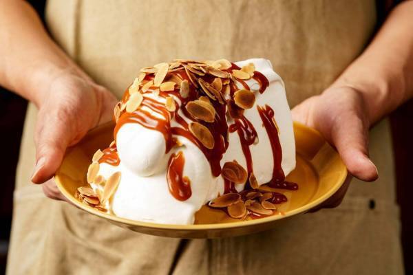 生キャラメルシフォンケーキの「マーサー ビス」渋谷店オープン、贅沢ホイップ× ほろ苦キャラメル