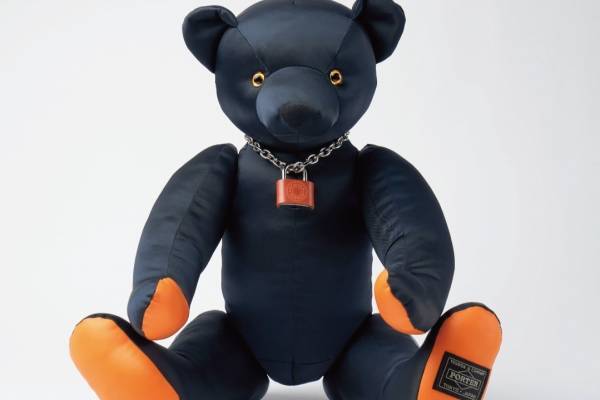 ポーター“鉄紺カラー”の「グリズリー ベア」ガラス製の貴重なアイ使用＆南京錠付き首輪も