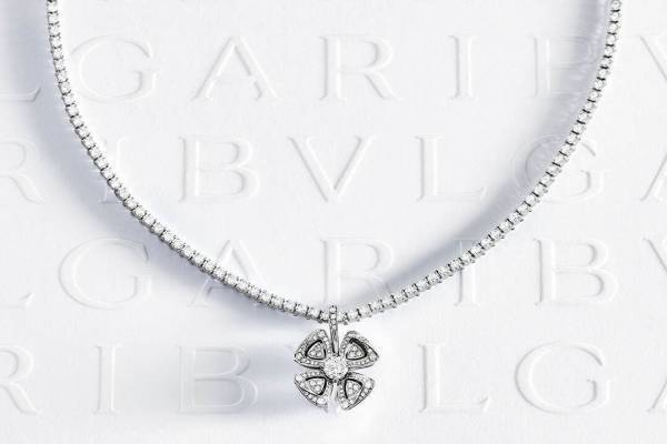 ブルガリの“フラワー”ジュエリー「フィオレヴァー」新作2WAYネックレス＆イヤリング