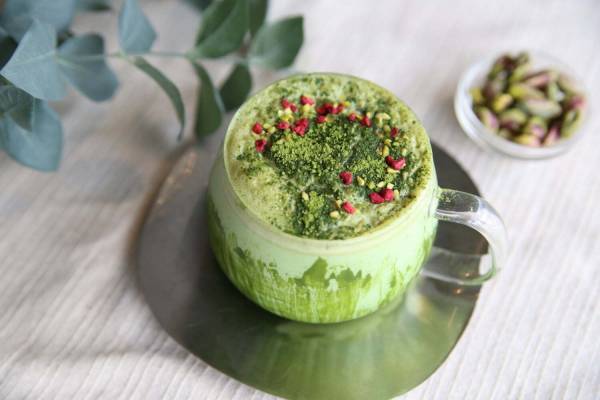 チャバティの新作「ピスタチオティーラテ」濃厚ピスタチオ×抹茶の軽やかな味わい
