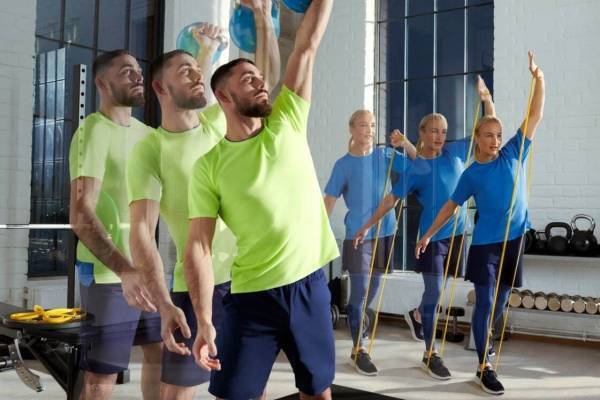 ユニクロ新スポーツウェア「ユニクロプラス」ブランド史上最軽量パーカなど、スウェーデン選手と開発