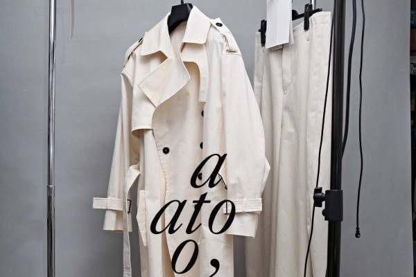 「アトウ トワル展」アトウ青山本店で - “立体裁断”の過程を表すトワルを展示