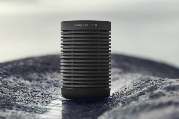 バング ＆ オルフセンの新作ポータブルスピーカー、アウトドアに最適な防水・防塵設計＆パワフルな低音