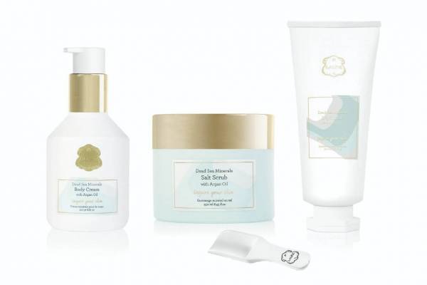 ラリン「デッドシーミネラルズ」“死海のミネラルウォーター”配合限定ボディケアキット