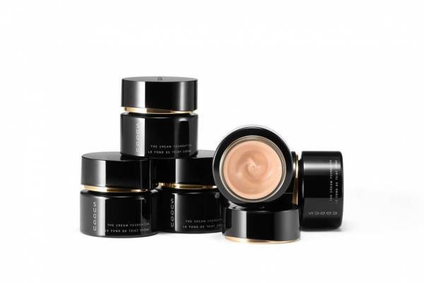 SUQQU ザ クリーム ファンデーション“なりたい肌色”で選ぶ全23色展開へ、香水のように移ろう艶