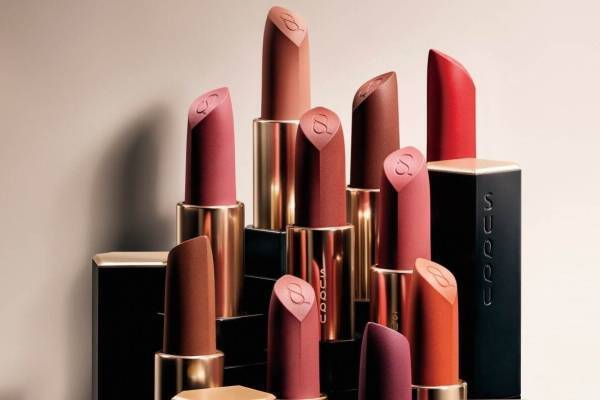 SUQQU21年秋コスメ、“ほのかに透ける”シアー マット リップ＆樹木イメージのブラウン系シャドウ