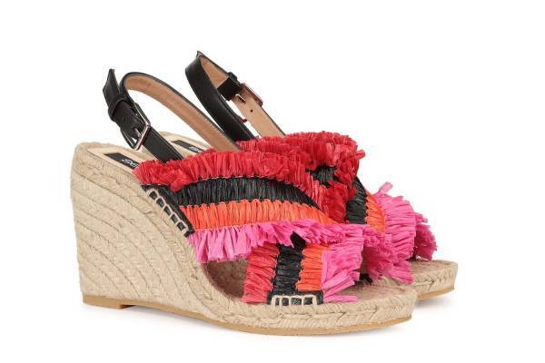 セルジオ ロッシのラフィアサンダル「srカウアイ」カラフルなバイカラーのボディ