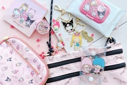 サンリオ人気キャラクター「ガールズ＆ボーイズグループ」に、サイン風ロゴ入り雑貨がイッツデモから