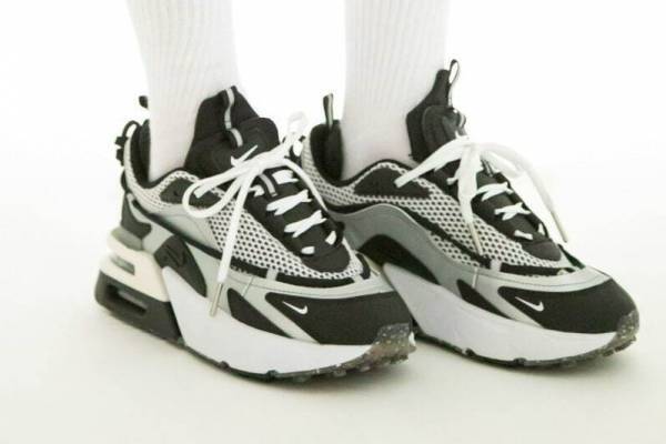 ナイキ「エア マックス フュリオサ」“ずらして重ねた”ボリュームソールの新スニーカー