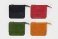 エンダースキーマの新作レザー小物＆バッグなど、“香り高いレザー”のレイヤード財布やキルティングバッグ
