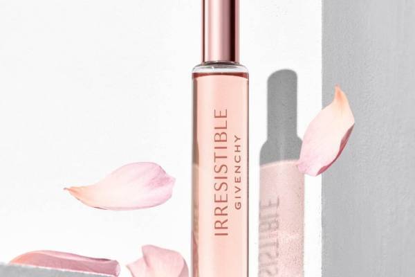 ジバンシイ“誰もを虜にする”人気フレグランス「イレジスティブル」がスリムなロール オンに