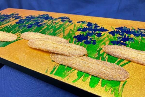 渡辺おさむ“うなぎパイ”モチーフの新作スイーツデコアート、静岡「お菓子の美術館にようこそ」で