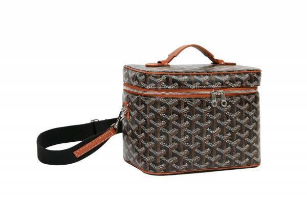 ゴヤールの“高機能”バニティバッグ「ミューズ」取り外しできるストラップで肩掛けにも