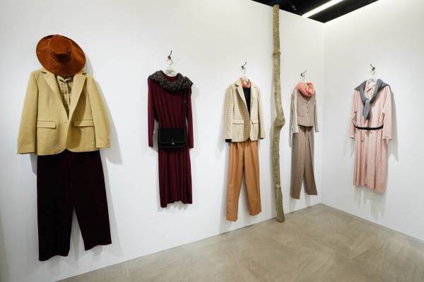 ユニクロ / イネス・ド・ラ・フレサンジュ 21年秋冬、花柄ワンピースやツイードコート