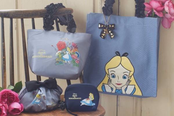 メゾン ド フルール×ディズニー『ふしぎの国のアリス』大きくなったアリスのフリルバッグやリボンポーチ