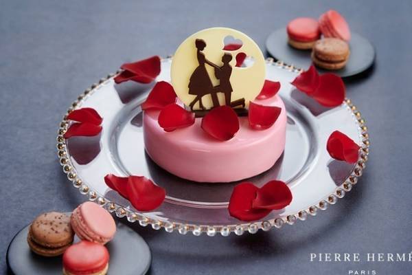 ピエール・エルメ・パリ“愛を誓う”「プロポーズケーキ」青山セントグレース大聖堂で限定販売