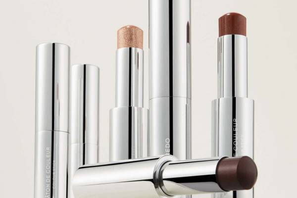 バイレード 2021年秋、マルチ使いOKな万能カラースティック“変幻自在に煌めく”新濃密カラー