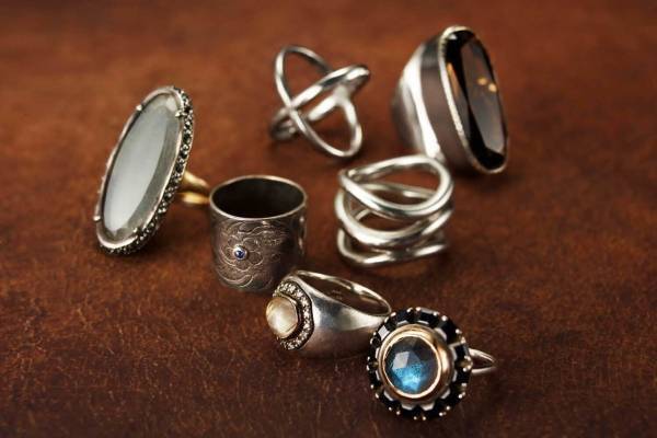 アガットの人気リングが復刻、オーバルリングやストーンリングなどスタッフ厳選コレクションが集結