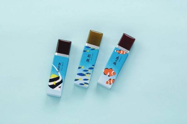 とらや“夏のおすすめ”和菓子、涼やかな海の魚を描いた「小形羊羹」や国産フルーツの夏羹