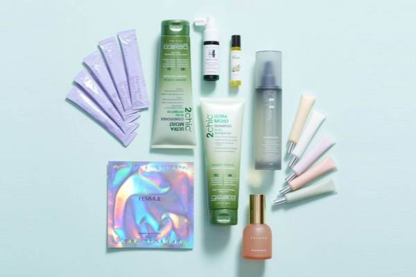 コスメキッチン夏コフレ、スキンケア＆メイクアップ「ベストセラーコスメ」入り限定サマーキット