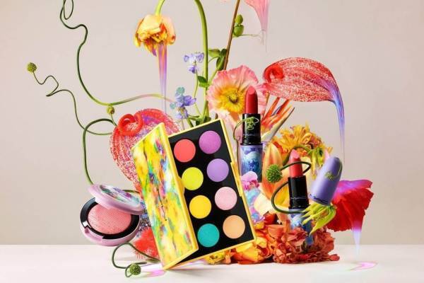 M·A·C「夏の庭園」のようなカラーコスメ、カラフル花模様アイパレットやジューシー花色リップ