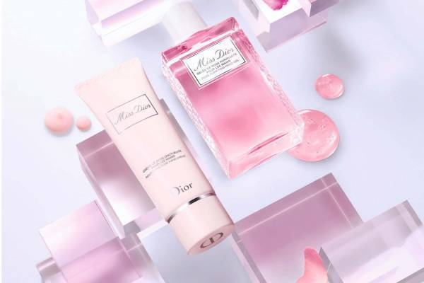 「ミス ディオール」の香りつき限定ハンドジェル、上品なローズの香り立ち＆潤い効果も