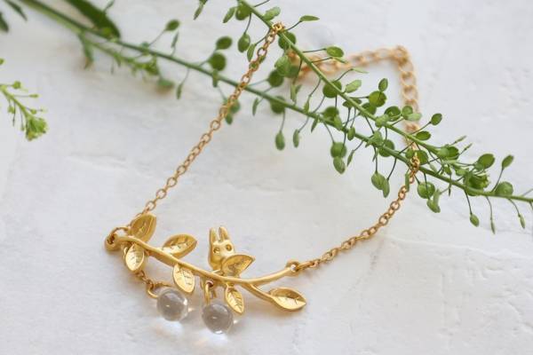 スタジオジブリ作品『となりのトトロ』アクセサリー、“小トトロ×葉っぱの雫”リング＆ピアスなど