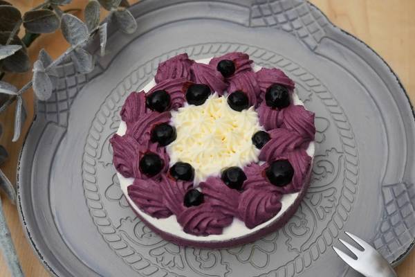 フォルマから“ブルーベリー×マスカルポーネ”2層仕立てのレアチーズケーキ