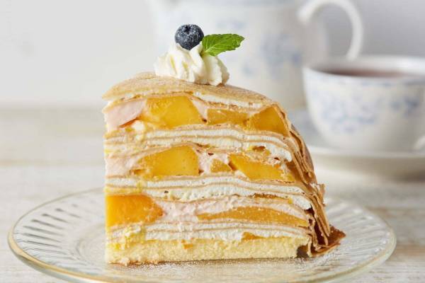 アフタヌーンティー・ラブアンドテーブル“もちもち食感”ミルクレープ、夏限定マンゴーの新作