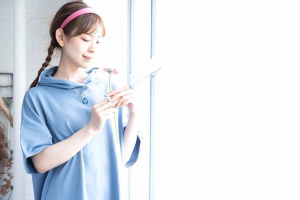 スタジオジブリ作品＜ヒロイン＞になれるルームウェア、“飛行石”刺繍入りシータのワンピなど