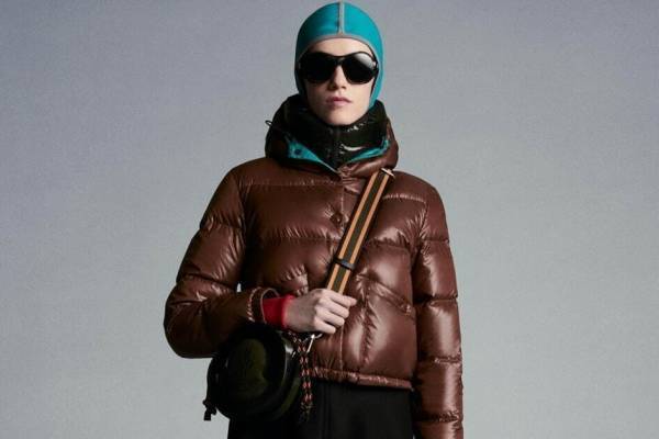 モンクレール21年新作アウター、リバーシブル仕様のショートダウンや“着物スリーブ”ウールコート