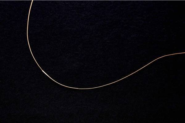 ジョン スメドレー“ニット”に合うゴールド＆パールネックレス、ジュエリーブランド・ジジと共同制作