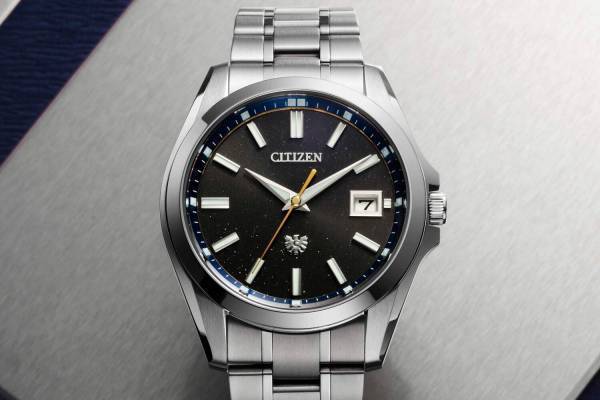 「ザ・シチズン」土佐和紙を用いた限定腕時計、幻想的な夜の海を文字盤で表現