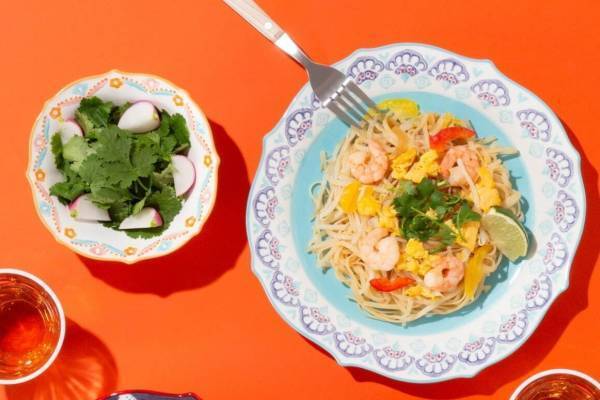 フランフラン夏の新作テーブルウェア、“カラフル”プレートや“七色に輝く”オーロラグラス