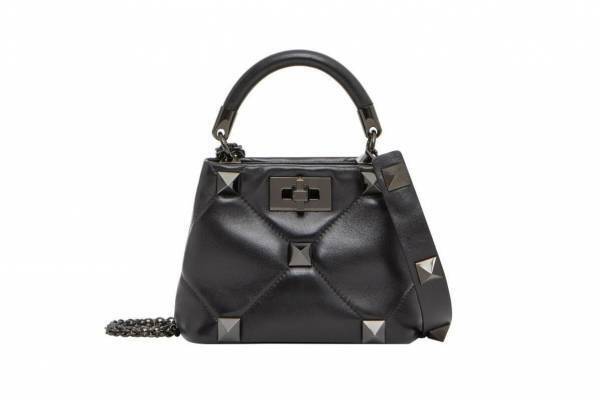 ヴァレンティノ“拡大スタッズ”の「ローマンスタッズ」21年秋新作バッグ、艶やかなオールブラック
