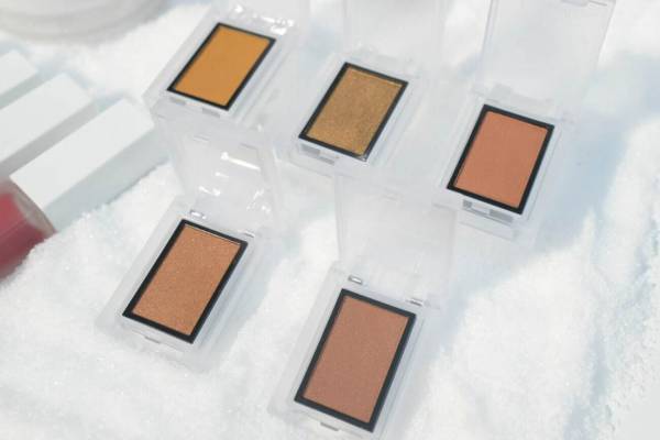 セルヴォーク21年秋コスメ、“雪解け”時の大地風アイカラー＆“氷河”のようなブルーアイライナー