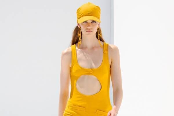 クレージュ 22年春夏コレクション 伝統を再び 色鮮やかに 軽やかに 21年7月7日 ウーマンエキサイト 1 2