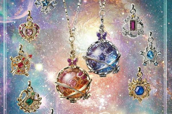 アナ スイ「惑星」モチーフのネックレス＆チャーム、きらきら透けるグラデカラー