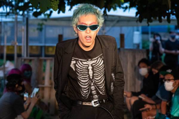 ダブレット 2022年春夏コレクション - 長閑な農園で“パンク”な事件が起こる？！