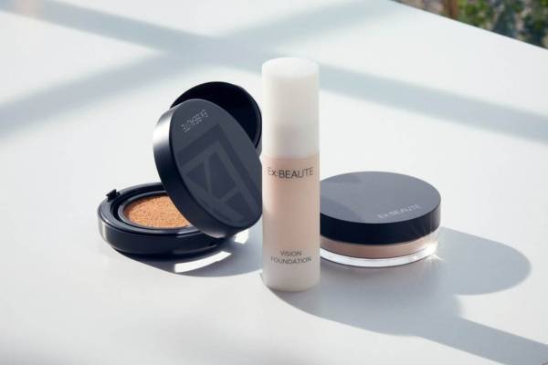 エクスボーテ21年秋リニューアル、紫外線やブルーライトを浴びて“肌ケア”する新成分配合のファンデ