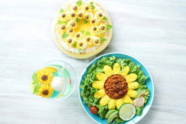 “ひまわりが咲く”クリームソーダ＆チーズケーキ、サンデーブランチ下北沢店＆吉祥寺店で