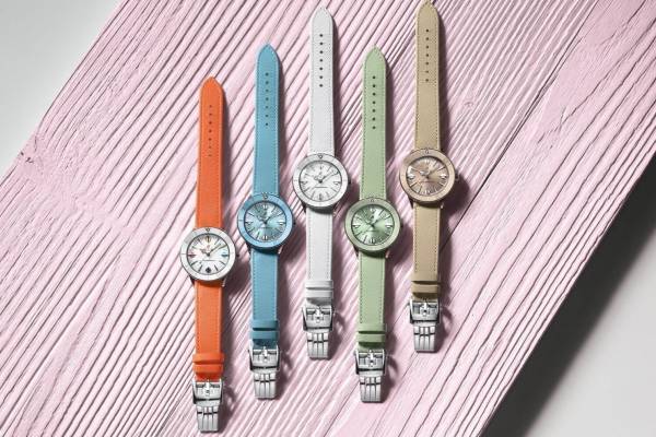 ブライトリングの腕時計「スーパーオーシャン ヘリテージ」パステルカラーの新作、虹色インデックスも