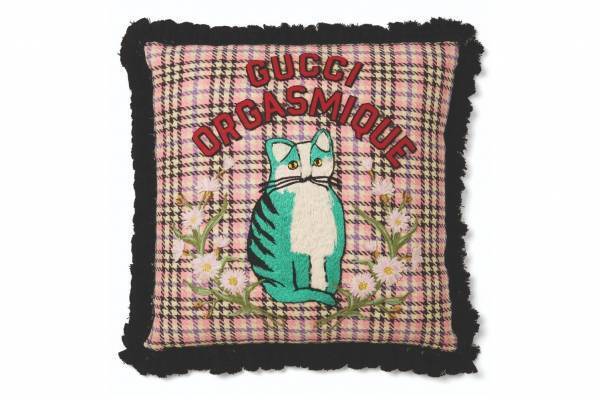 グッチ デコールの新作インテリア雑貨＆家具、“薬瓶型”キャンドルやGG×デイジー柄スツールなど