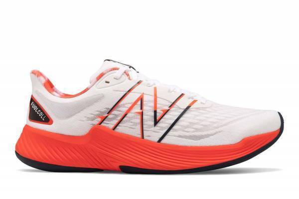 ニューバランス新シューズ「フューエルセル プリズム v2」“弾む”厚底ソール×快適メッシュアッパー