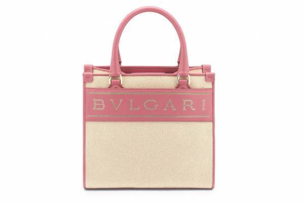 ブルガリのロゴ入りトートバッグ新色、ピンク・キャラメルトパーズ・アイボリーオパールなど